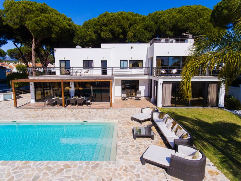 Villa for Sale in Artola, Malaga 5