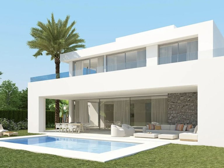 Villa for Sale in Río Real, Malaga 1