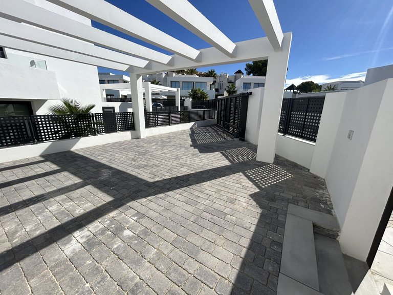 Villa for Sale in Río Real, Malaga 4