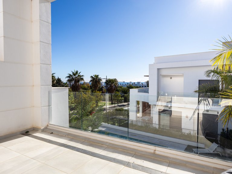 Villa for Sale in Estepona, Malaga 24