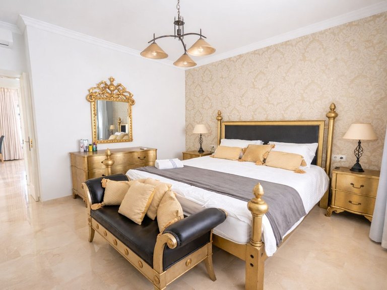 Apartment for Sale in Artola, Malaga 28