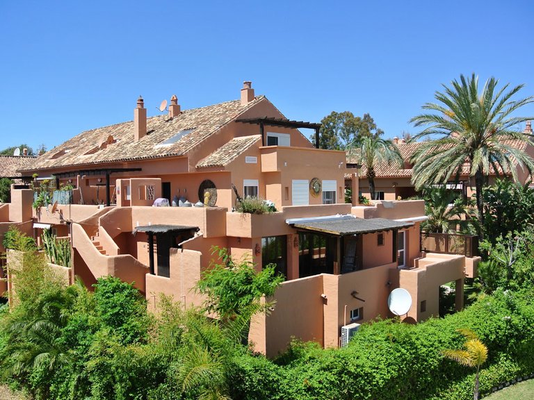 Apartment for Sale in The Golden Mile, Malaga 1