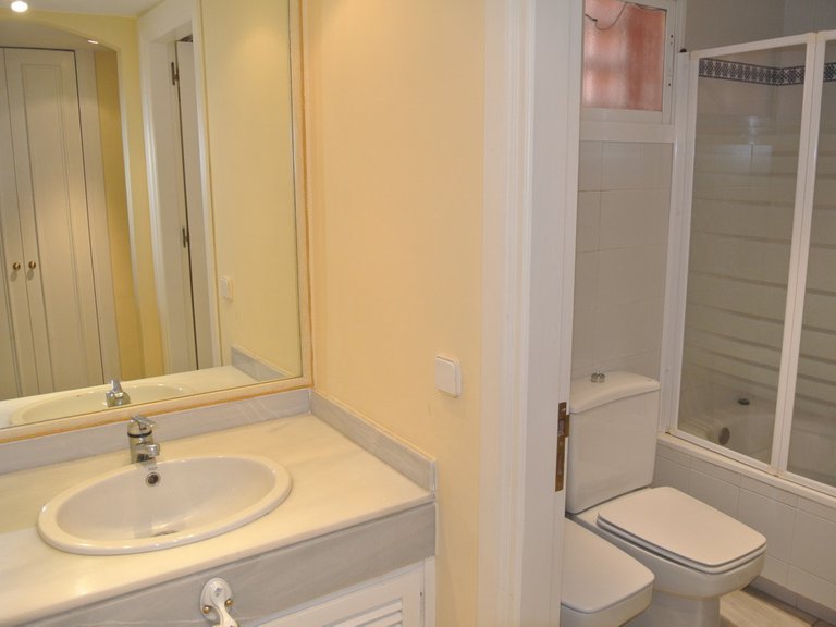 Apartment for Sale in The Golden Mile, Malaga 14