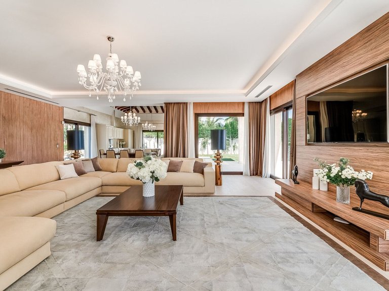 Villa for Sale in Nueva Andalucía, Malaga 12