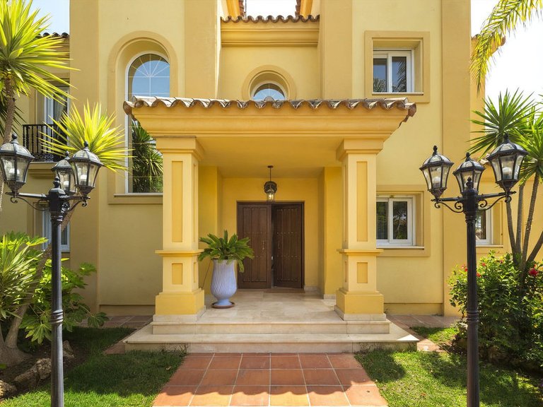 Villa for Sale in Elviria, Malaga 1