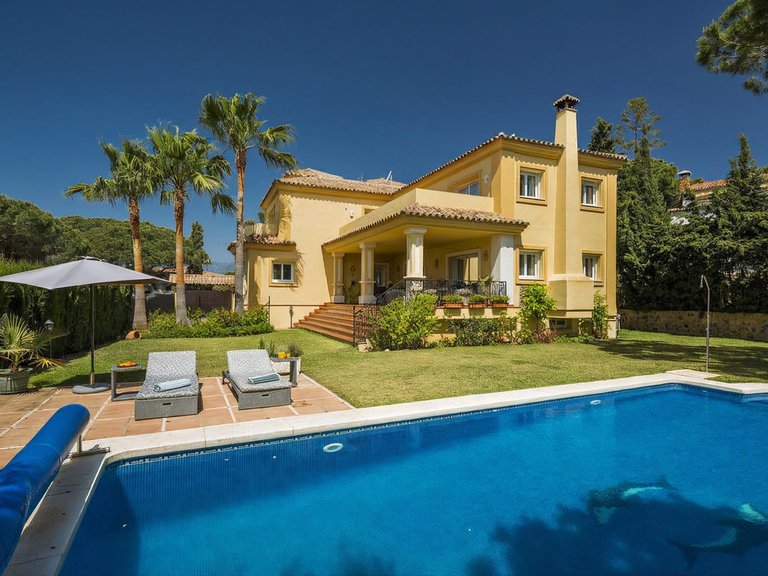 Villa for Sale in Elviria, Malaga 14