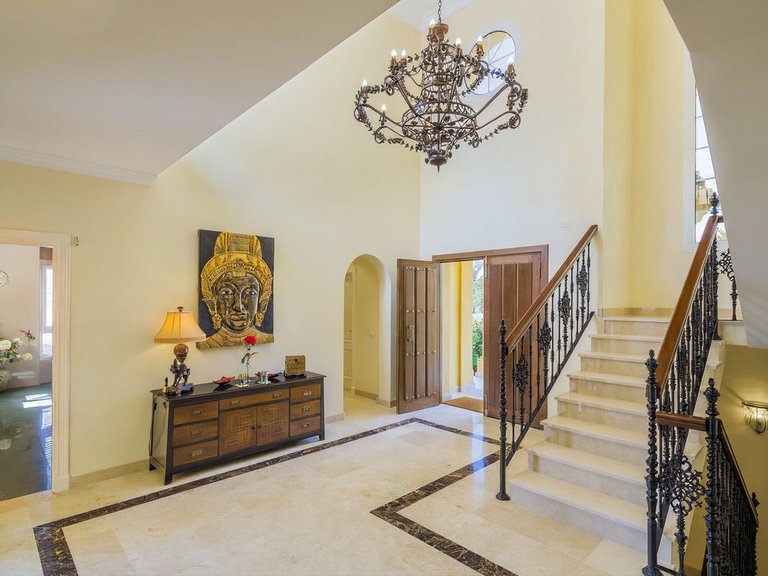 Villa for Sale in Elviria, Malaga 2