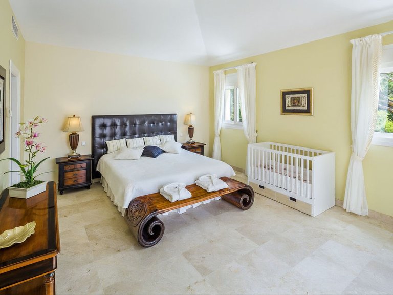 Villa for Sale in Elviria, Malaga 8
