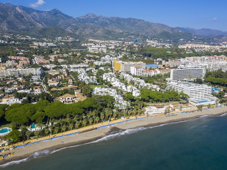 Plot for Sale in The Golden Mile, Malaga 1
