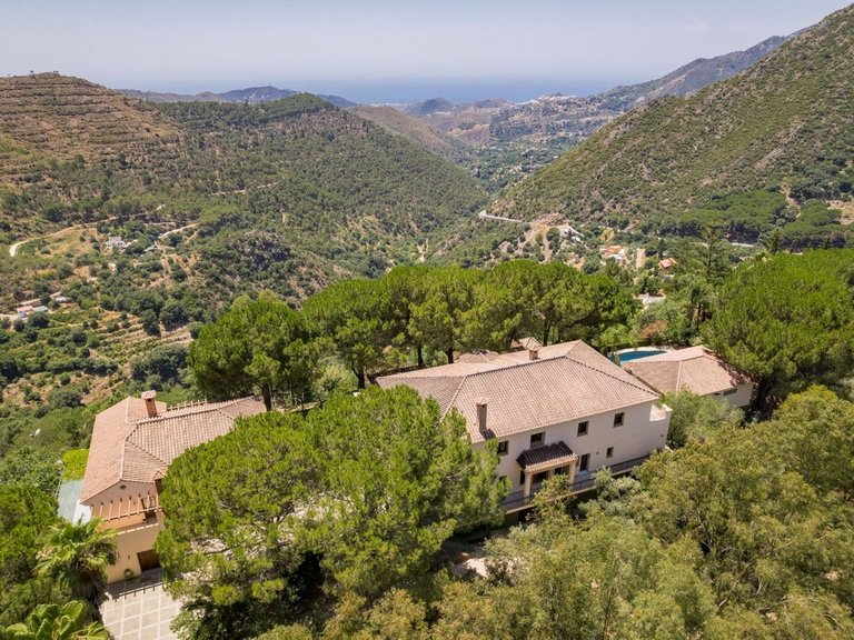 Villa for Sale in Ojén, Malaga 1