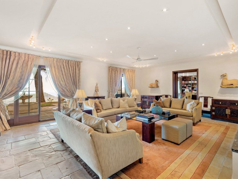 Villa for Sale in Ojén, Malaga 12