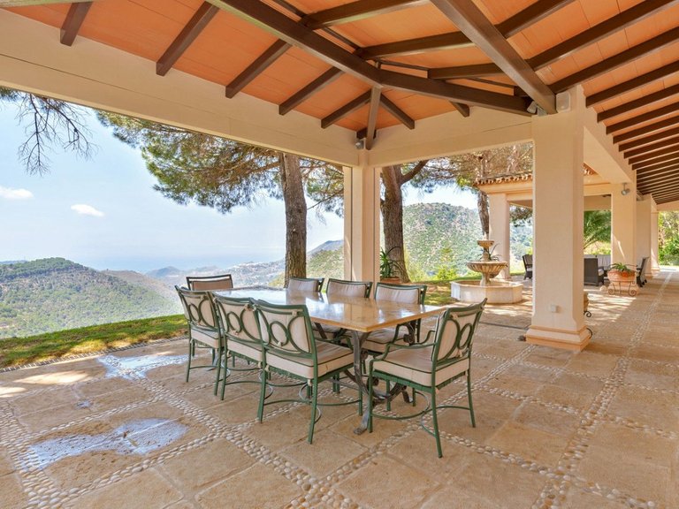 Villa for Sale in Ojén, Malaga 16