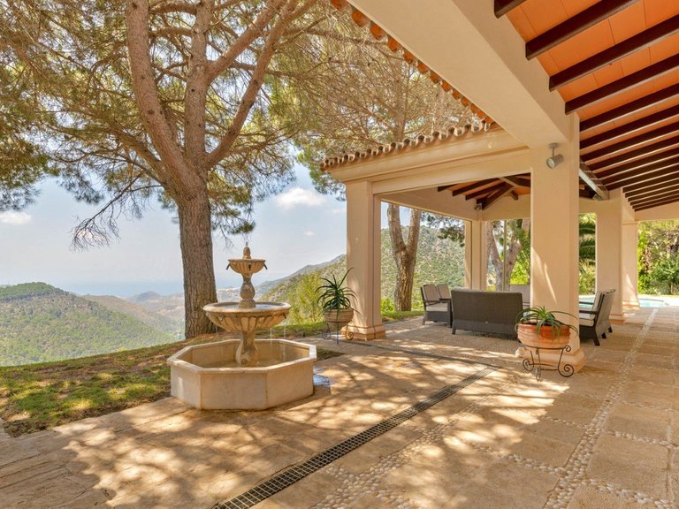 Villa for Sale in Ojén, Malaga 18