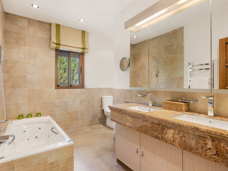 Villa for Sale in Ojén, Malaga 22