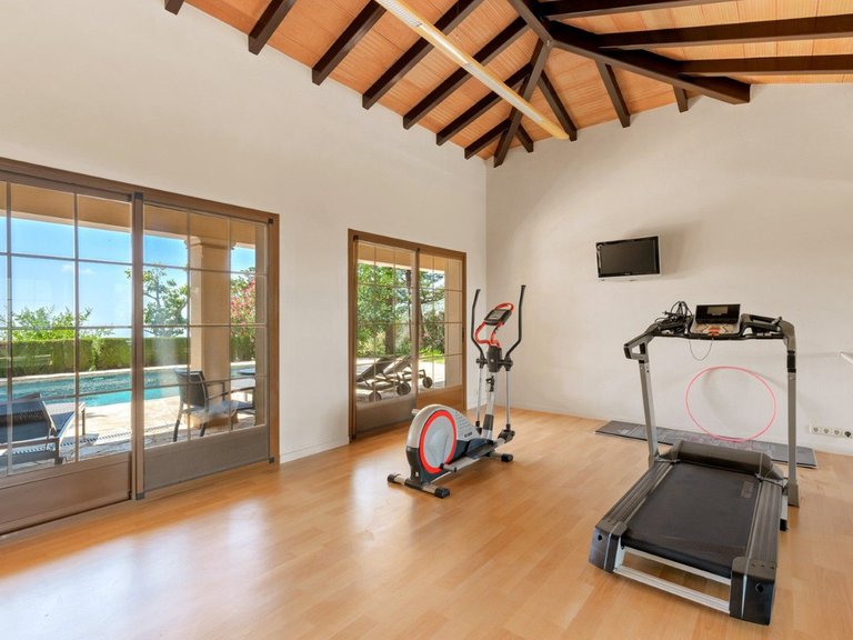 Villa for Sale in Ojén, Malaga 30