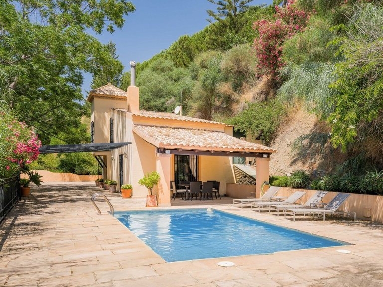 Villa for Sale in Ojén, Malaga 37