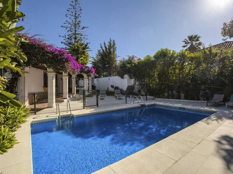 Villa for Sale in Guadalmina Alta, Malaga 28
