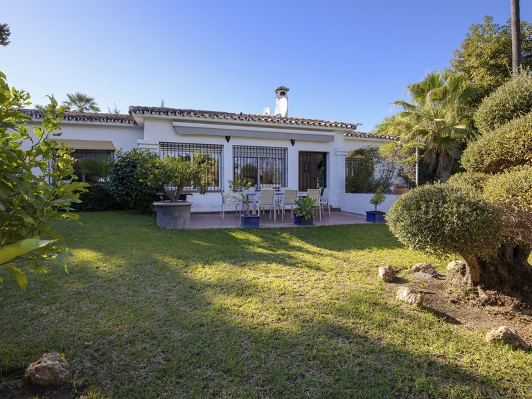 Villa for Sale in Guadalmina Alta, Malaga 33