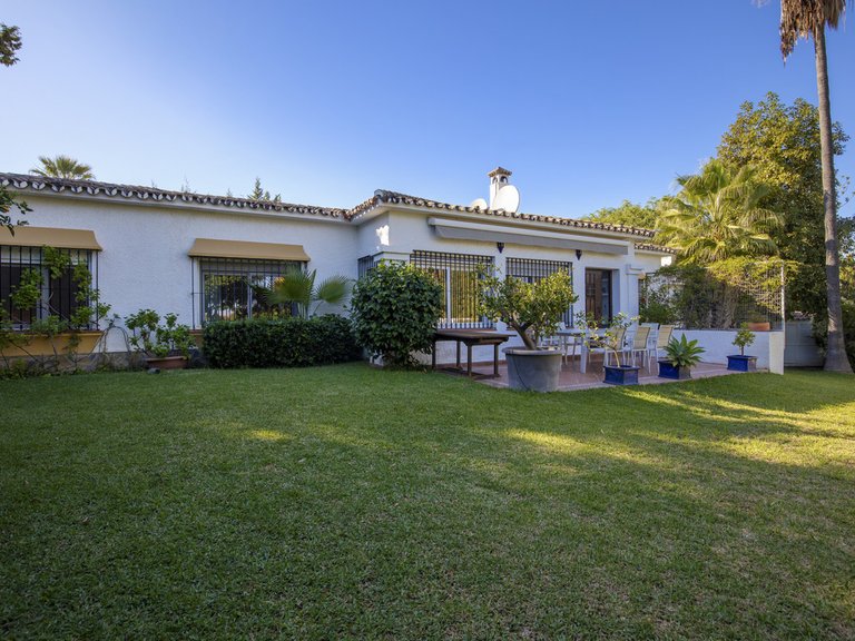 Villa for Sale in Guadalmina Alta, Malaga 34
