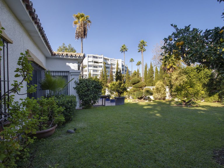 Villa for Sale in Guadalmina Alta, Malaga 35