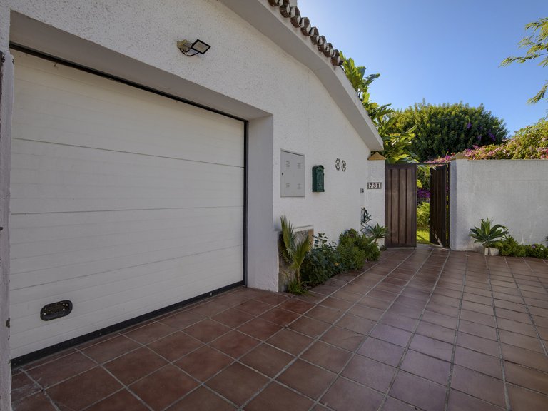 Villa for Sale in Guadalmina Alta, Malaga 36