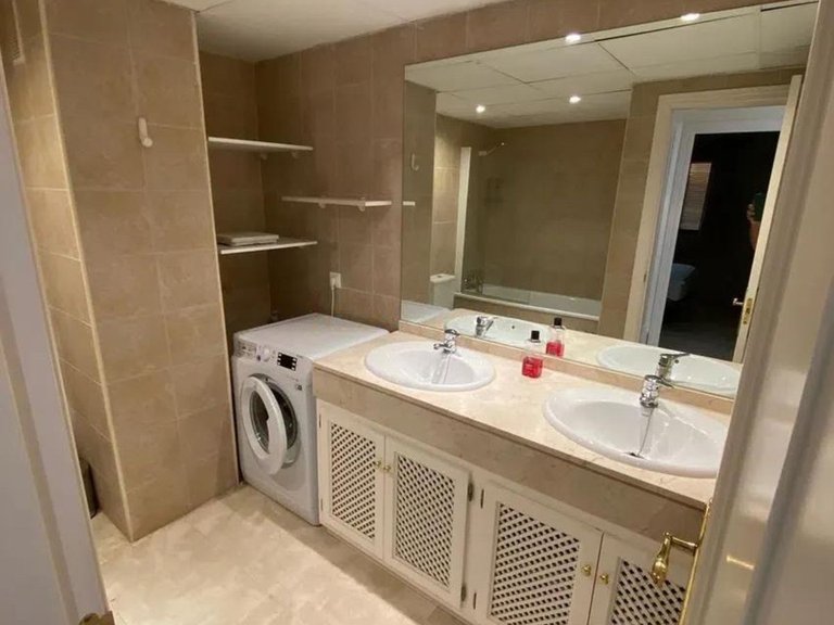 Apartment for Sale in Selwo, Malaga 9