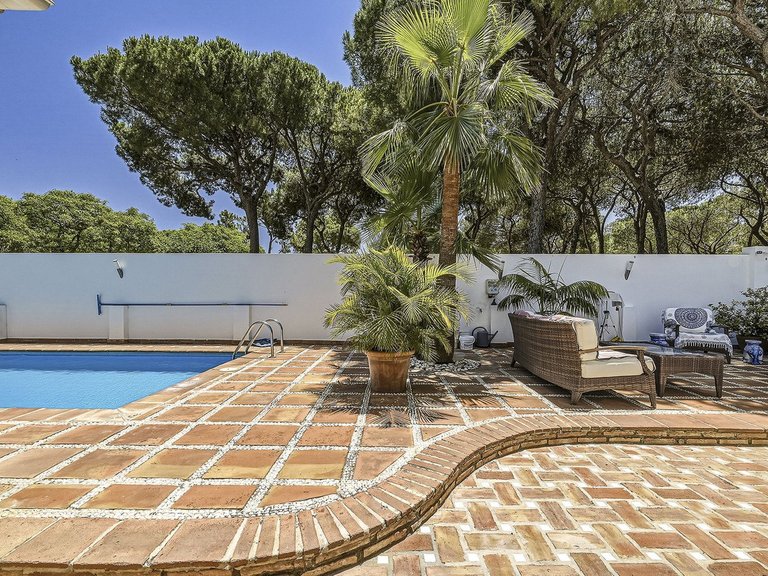 Villa for Sale in El Rosario, Malaga 11