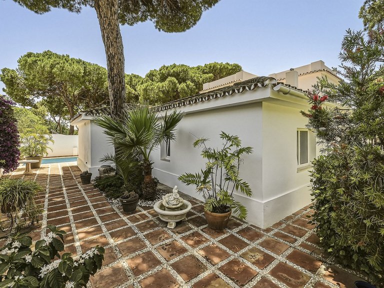 Villa for Sale in El Rosario, Malaga 14