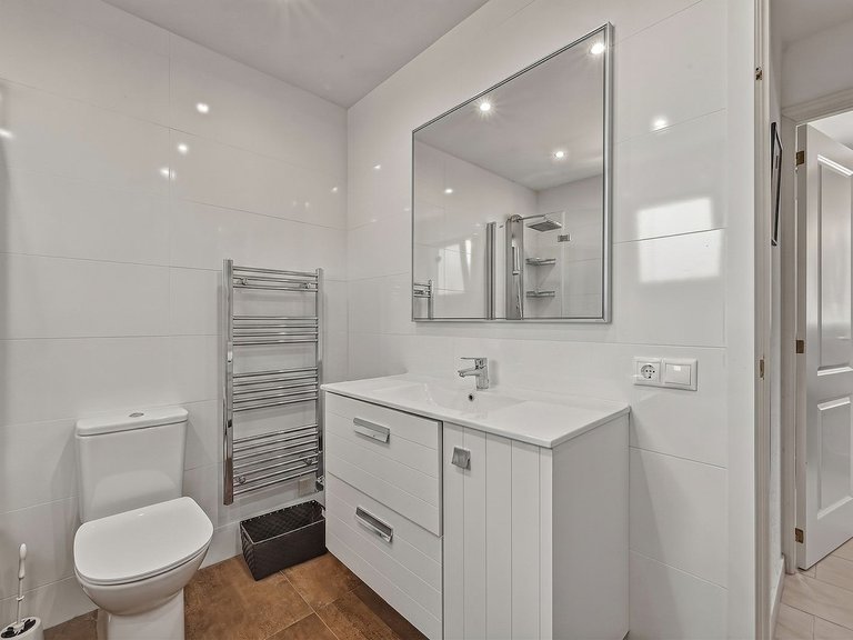 Villa for Sale in El Rosario, Malaga 25