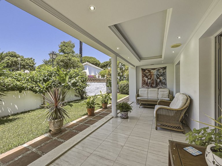 Villa for Sale in El Rosario, Malaga 29