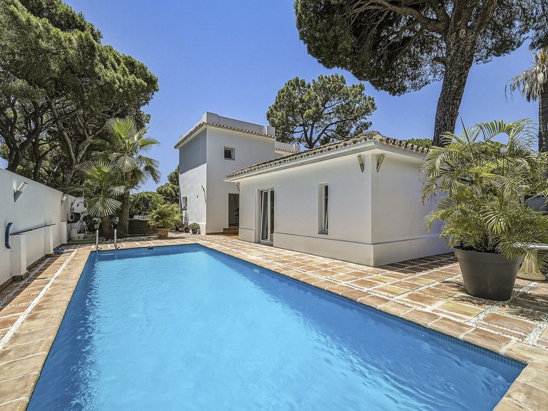 Villa for Sale in El Rosario, Malaga 3