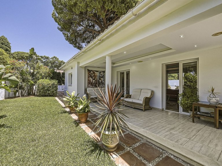 Villa for Sale in El Rosario, Malaga 30