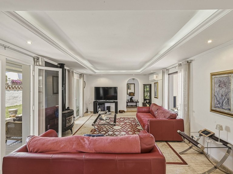 Villa for Sale in El Rosario, Malaga 9
