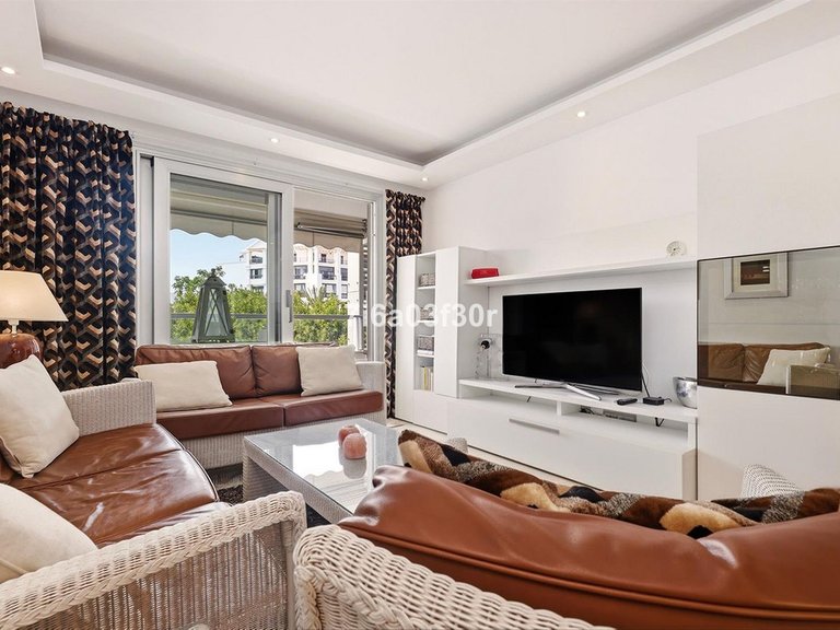 Apartment for Sale in San Pedro De Alcántara, Malaga 5