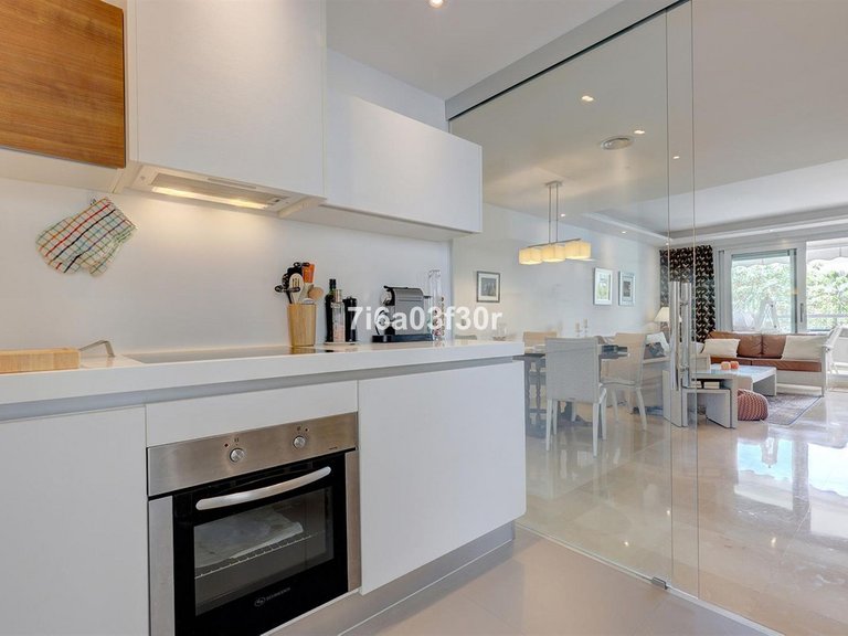 Apartment for Sale in San Pedro De Alcántara, Malaga 8