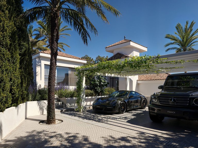 Villa for Sale in Marbella, Malaga 26