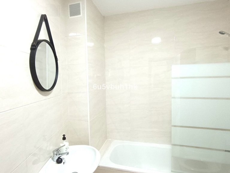 Villa for Sale in Málaga, Malaga 15