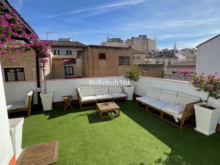 Villa for Sale in Málaga, Malaga 32