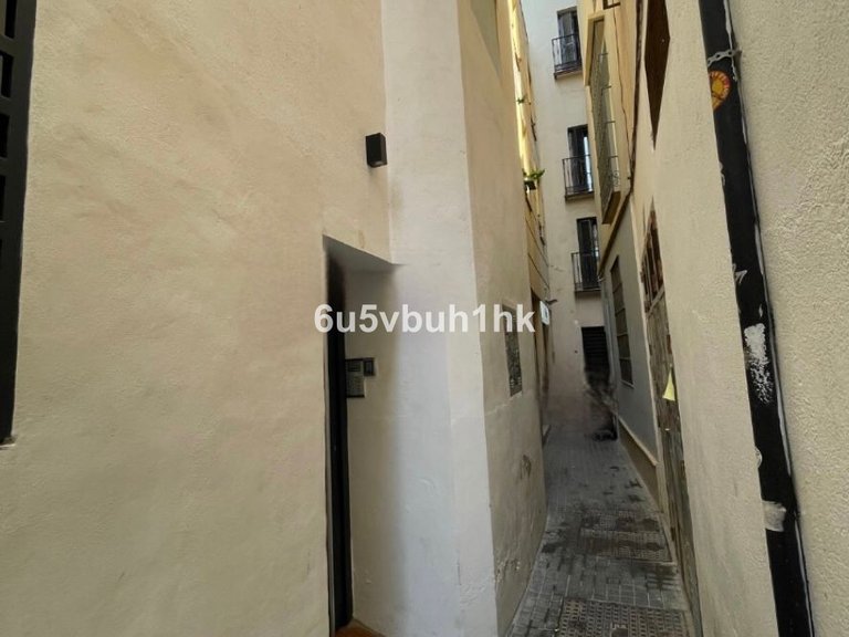 Villa for Sale in Málaga, Malaga 36