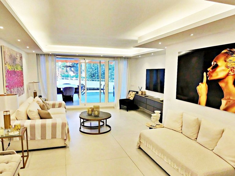 Apartment for Sale in Puerto Banús, Malaga 2