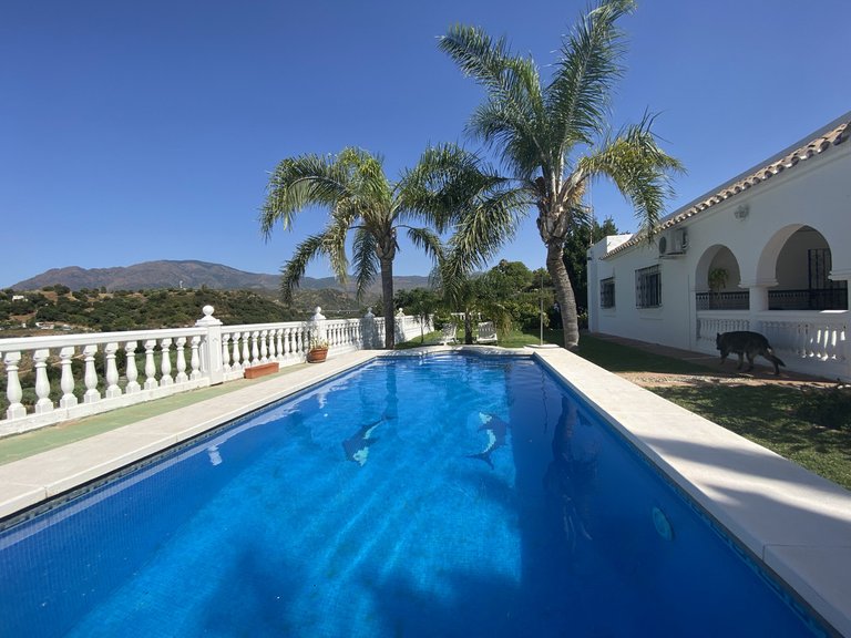 Villa for Sale in Estepona, Malaga 3