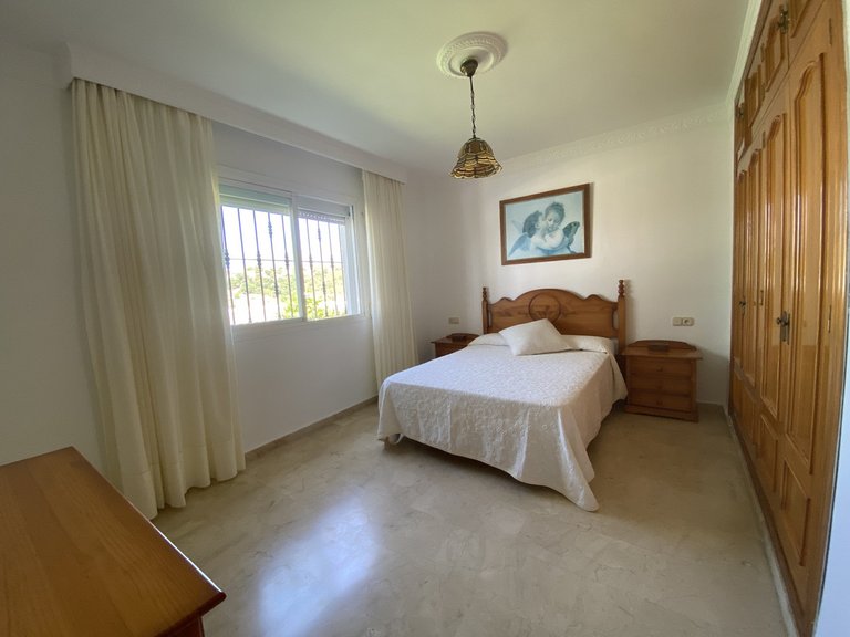 Villa for Sale in Estepona, Malaga 9