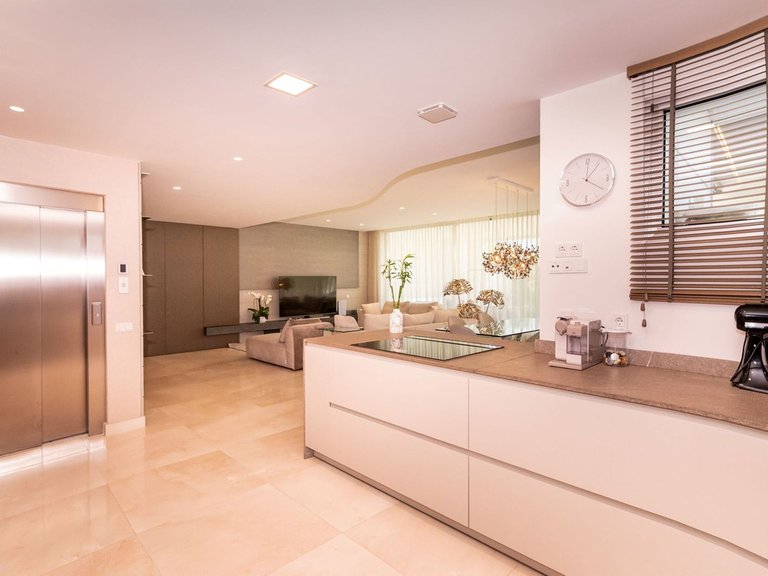 Villa for Sale in San Pedro De Alcántara, Malaga 5