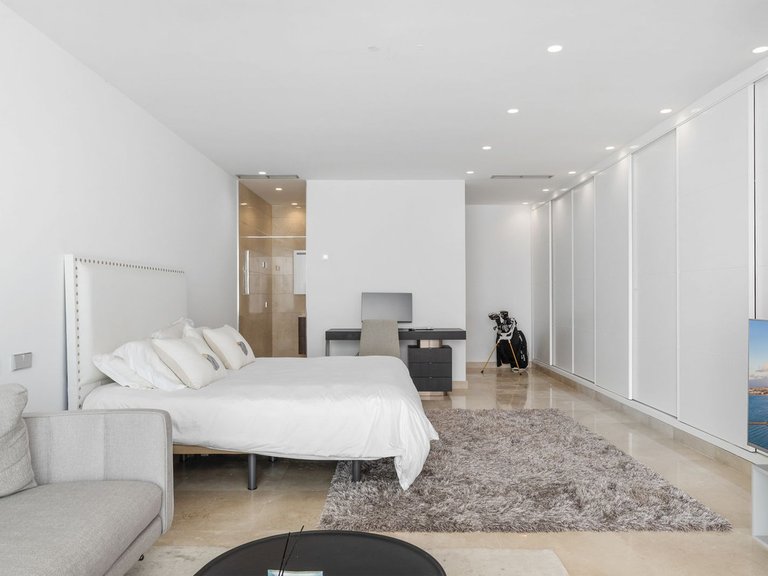 Villa for Sale in Benahavís, Malaga 17