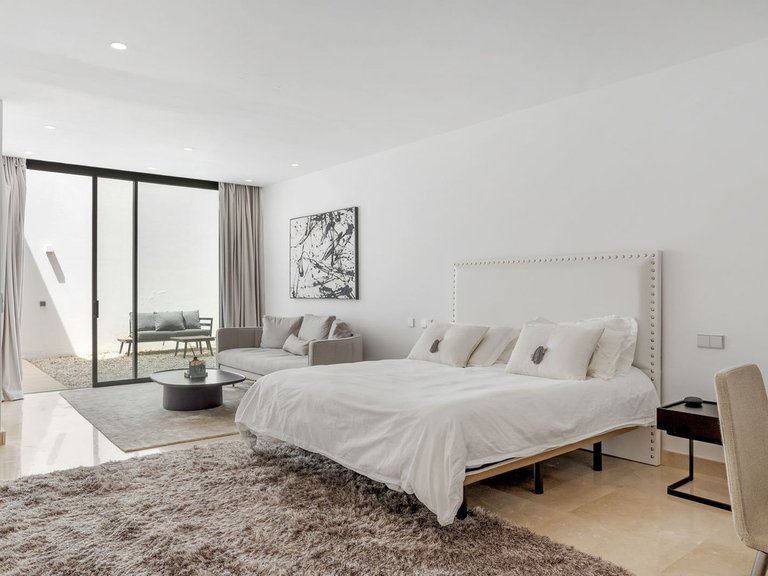 Villa for Sale in Benahavís, Malaga 42