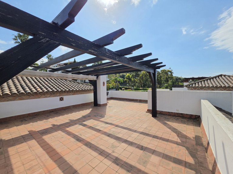 Apartment for Sale in Benahavís, Malaga 38