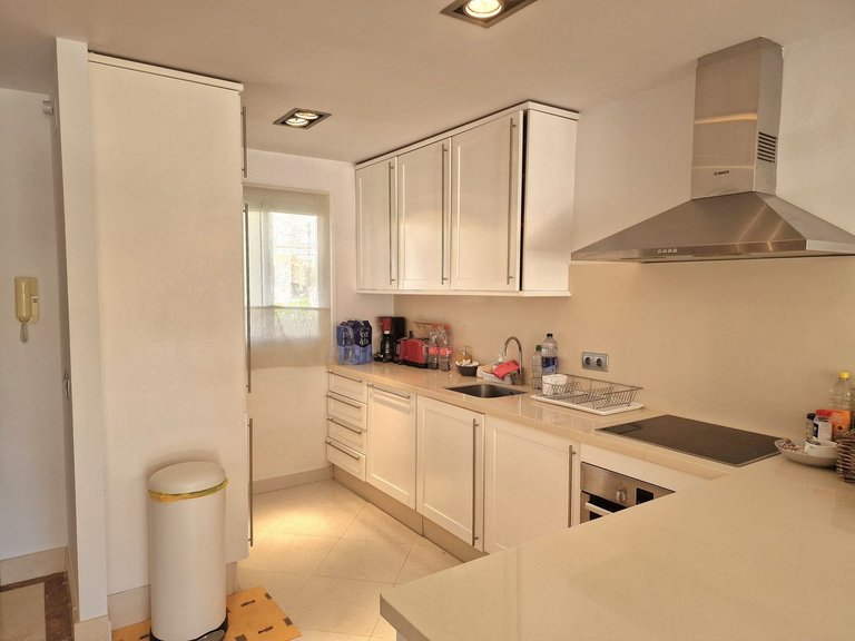 Apartment for Sale in Nueva Andalucía, Malaga 16