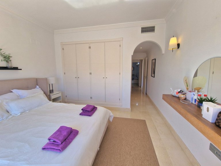 Apartment for Sale in Nueva Andalucía, Malaga 18