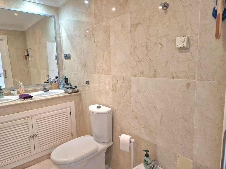 Apartment for Sale in Nueva Andalucía, Malaga 20