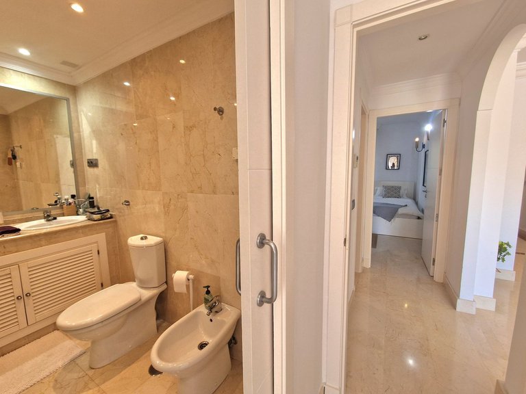 Apartment for Sale in Nueva Andalucía, Malaga 21